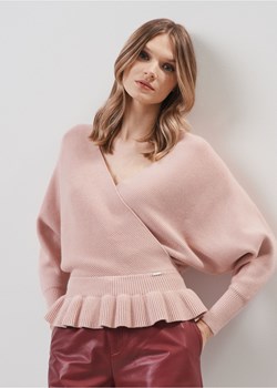 Różowy sweter damski z taliowaniem ze sklepu OCHNIK w kategorii Swetry damskie - zdjęcie 172565817