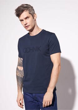 Granatowy T-shirt męski z logo ze sklepu OCHNIK w kategorii T-shirty męskie - zdjęcie 172566409