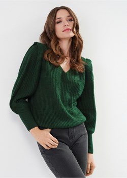 Zielony sweter damski w serek ze sklepu OCHNIK w kategorii Swetry damskie - zdjęcie 172566487