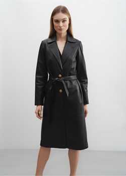 Skórzany płaszcz damski z paskiem ze sklepu OCHNIK w kategorii Płaszcze damskie - zdjęcie 172567079