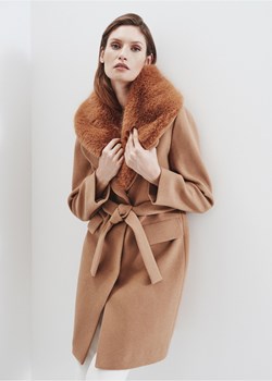 Długi płaszcz damski z paskiem ze sklepu OCHNIK w kategorii Płaszcze damskie - zdjęcie 172568037