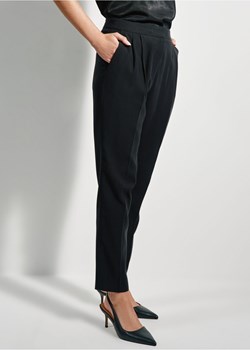 Czarne spodnie damskie w kant ze sklepu OCHNIK w kategorii Spodnie damskie - zdjęcie 172568679