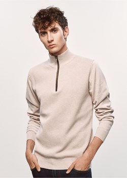 Bawełniany beżowy sweter męski ze sklepu OCHNIK w kategorii Swetry męskie - zdjęcie 172569856