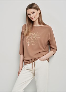 Bluzka ze ściągaczem damska w kolorze camel ze sklepu OCHNIK w kategorii Bluzki damskie - zdjęcie 172569985