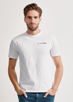 Biały basic T-shirt męski z logo marki OCHNIK ze sklepu OCHNIK w kategorii T-shirty męskie - zdjęcie 172571127