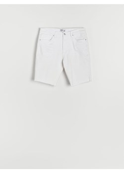 Sinsay - Szorty jeansowe slim - biały ze sklepu Sinsay w kategorii Spodenki męskie - zdjęcie 172573417