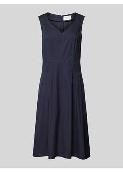 Sukienka o długości do kolan z dekoltem w serek ze sklepu Peek&Cloppenburg  w kategorii Sukienki - zdjęcie 172578036