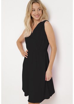 Czarna Sukienka z Kopertowym Dekoltem i Gumką w Pasie Vereri ze sklepu Born2be Odzież w kategorii Sukienki - zdjęcie 172580425