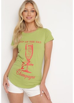 Jasnozielony Klasyczny T-shirt z Bawełny Ozdobiony Nadrukiem Getantia ze sklepu Born2be Odzież w kategorii Bluzki damskie - zdjęcie 172586387