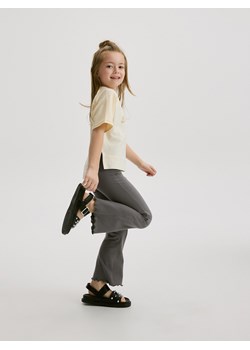 Reserved - Bawełniane spodnie flare - ciemnoszary ze sklepu Reserved w kategorii Spodnie dziewczęce - zdjęcie 172587975