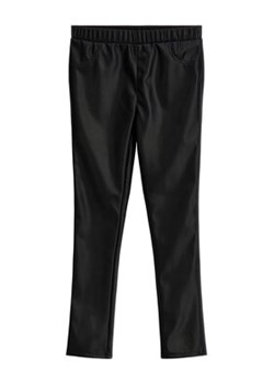 Guess Spodnie materiałowe 155487 Czarny Regular Fit ze sklepu MODIVO w kategorii Spodnie chłopięce - zdjęcie 172591835