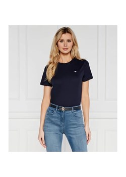 Gant T-shirt REG SHIELD | Regular Fit ze sklepu Gomez Fashion Store w kategorii Bluzki damskie - zdjęcie 172596618