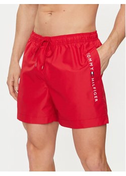 Tommy Hilfiger Szorty kąpielowe UM0UM03258 Czerwony Regular Fit ze sklepu MODIVO w kategorii Kąpielówki - zdjęcie 172598248