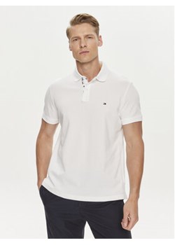 Tommy Hilfiger Polo Palm Under Collar MW0MW34738 Biały Regular Fit ze sklepu MODIVO w kategorii T-shirty męskie - zdjęcie 172598405