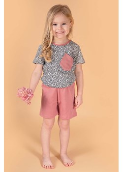 Komplet dziewczęcy t-shirt w serduszka i różowe szorty ze sklepu 5.10.15 w kategorii Komplety dziewczęce - zdjęcie 172601388