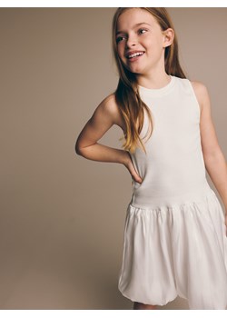 Reserved - Sukienka z ozdobnym dołem - biały ze sklepu Reserved w kategorii Sukienki dziewczęce - zdjęcie 172601866