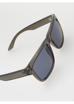 Reserved - Okulary przeciwsłoneczne - oliwkowy ze sklepu Reserved w kategorii Okulary przeciwsłoneczne męskie - zdjęcie 172604038