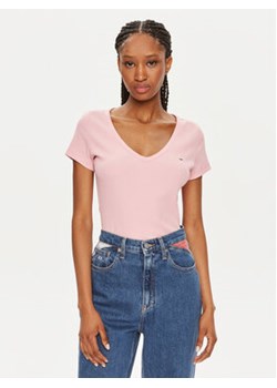Tommy Jeans T-Shirt Essential DW0DW17385 Różowy Slim Fit ze sklepu MODIVO w kategorii Bluzki damskie - zdjęcie 172613588