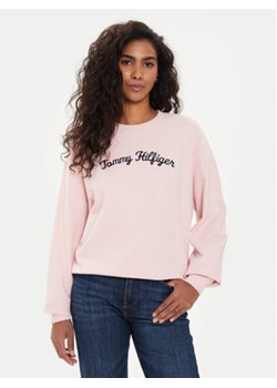 Tommy Hilfiger Bluza Modern Script WW0WW42615 Różowy Regular Fit ze sklepu MODIVO w kategorii Bluzy damskie - zdjęcie 172613626