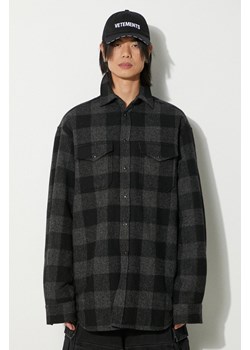 VETEMENTS kurtka koszulowa Flannel Shirt kolor czarny przejściowa UE64SH260BG ze sklepu PRM w kategorii Kurtki męskie - zdjęcie 172617358