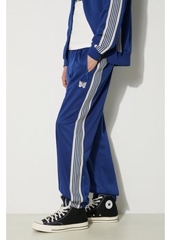 Needles spodnie dresowe Zipped Track Pant kolor niebieski z aplikacją OT231 ze sklepu PRM w kategorii Spodnie męskie - zdjęcie 172617515