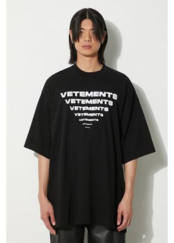 VETEMENTS t-shirt bawełniany Pyramid Logo kolor czarny z nadrukiem UE64TR140B ze sklepu PRM w kategorii T-shirty męskie - zdjęcie 172617685