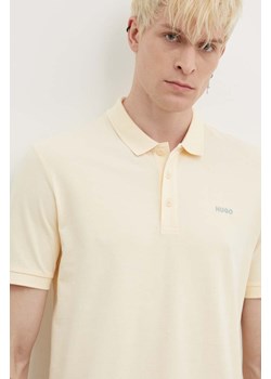 HUGO polo bawełniane kolor beżowy gładki ze sklepu ANSWEAR.com w kategorii T-shirty męskie - zdjęcie 172621466
