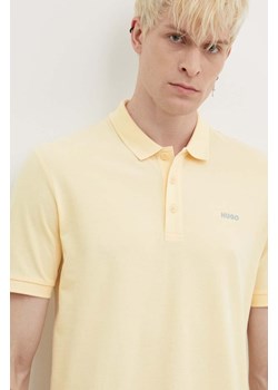 HUGO polo bawełniane kolor beżowy gładki ze sklepu ANSWEAR.com w kategorii T-shirty męskie - zdjęcie 172630229