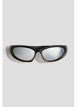 H & M - Okulary przeciwsłoneczne w sportowym stylu - Czarny ze sklepu H&M w kategorii Okulary przeciwsłoneczne dziecięce - zdjęcie 172631477