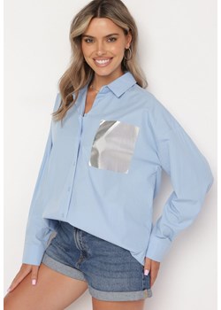 Niebieska Bawełniana Koszula z Metalicznym Nadrukiem Imitującym Kieszeń Nencilla ze sklepu Born2be Odzież w kategorii Koszule damskie - zdjęcie 172634845