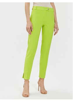 Rinascimento Spodnie materiałowe CFC0118281003 Zielony Regular Fit ze sklepu MODIVO w kategorii Spodnie damskie - zdjęcie 172637609