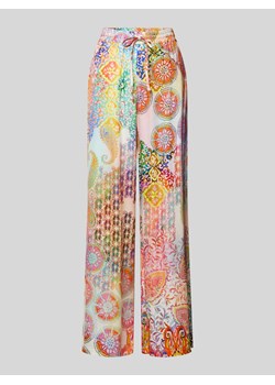 Spodnie materiałowe z szerokimi nogawkami i wzorem na całej powierzchni ze sklepu Peek&Cloppenburg  w kategorii Spodnie damskie - zdjęcie 172641188