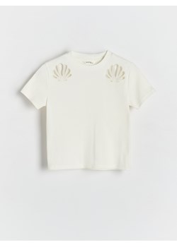 Reserved - T-shirt z haftowanym wzorem - złamana biel ze sklepu Reserved w kategorii Bluzki dziewczęce - zdjęcie 172652939