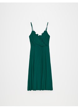 Mohito - Zielona sukienka midi z plisowanym dołem - zielony ze sklepu Mohito w kategorii Sukienki - zdjęcie 172654425