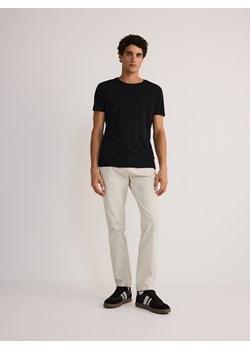 Reserved - Spodnie chino slim fit - złamana biel ze sklepu Reserved w kategorii Spodnie męskie - zdjęcie 172663799