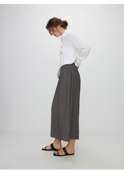 Reserved - Spodnie culotte z wiskozą - ciemnoszary ze sklepu Reserved w kategorii Spodnie damskie - zdjęcie 172664067