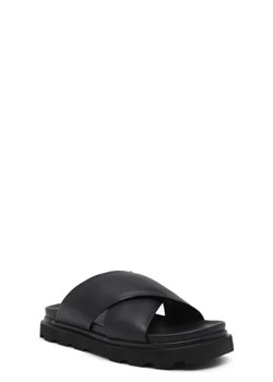 UGG Skórzane klapki W CAPITELLE CROSSBAND ze sklepu Gomez Fashion Store w kategorii Klapki damskie - zdjęcie 172673438