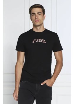 GUESS T-shirt OLD ENGLISH LOGO | Regular Fit ze sklepu Gomez Fashion Store w kategorii T-shirty męskie - zdjęcie 172787487