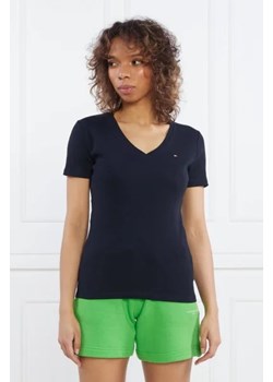 Tommy Hilfiger T-shirt SLIM CODY | Slim Fit ze sklepu Gomez Fashion Store w kategorii Bluzki damskie - zdjęcie 172805279