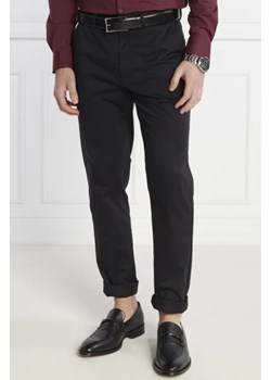 Calvin Klein Spodnie SATIN STRETCH CHINO | Slim Fit ze sklepu Gomez Fashion Store w kategorii Spodnie męskie - zdjęcie 172809466