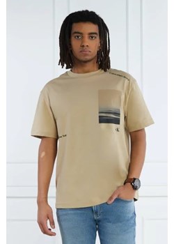 CALVIN KLEIN JEANS T-shirt SERENITY BACK GRAPHIC | Regular Fit ze sklepu Gomez Fashion Store w kategorii T-shirty męskie - zdjęcie 172816966