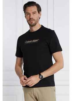Calvin Klein T-shirt DOUBLE FLOCK LOGO | Regular Fit ze sklepu Gomez Fashion Store w kategorii T-shirty męskie - zdjęcie 172847917