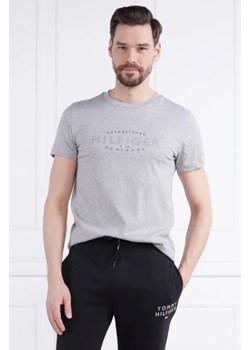Tommy Hilfiger T-shirt HILFIGER CURVE LOGO TEE | Slim Fit ze sklepu Gomez Fashion Store w kategorii T-shirty męskie - zdjęcie 172858927