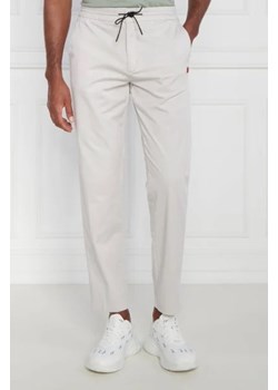 HUGO Spodnie | Regular Fit ze sklepu Gomez Fashion Store w kategorii Spodenki męskie - zdjęcie 172862019