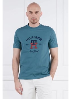 Tommy Hilfiger T-shirt CURVED MONOGRAM | Regular Fit ze sklepu Gomez Fashion Store w kategorii T-shirty męskie - zdjęcie 172871265