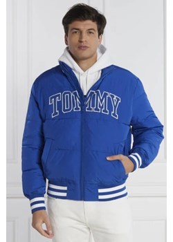 Tommy Jeans Kurtka bomber NEW VARSITY PUFFER | Relaxed fit ze sklepu Gomez Fashion Store w kategorii Kurtki męskie - zdjęcie 172878729