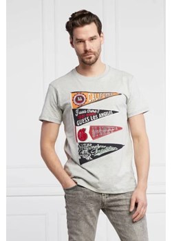 GUESS T-shirt PENNANT | Regular Fit ze sklepu Gomez Fashion Store w kategorii T-shirty męskie - zdjęcie 172891537