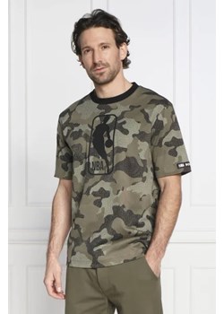 BOSS ORANGE T-shirt BOSS x NBA Camo | Regular Fit ze sklepu Gomez Fashion Store w kategorii T-shirty męskie - zdjęcie 172904535