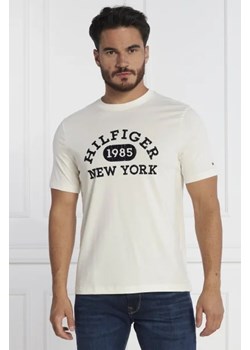 Tommy Hilfiger T-shirt MONOTYPE COLLEGIATE TEE | Regular Fit ze sklepu Gomez Fashion Store w kategorii T-shirty męskie - zdjęcie 172924635