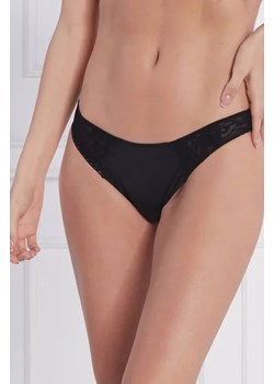 Calvin Klein Underwear Stringi ze sklepu Gomez Fashion Store w kategorii Majtki damskie - zdjęcie 172932058